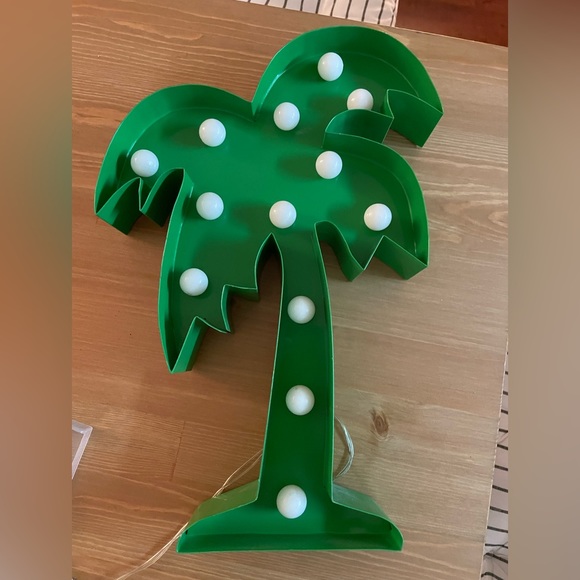 Palm Tree Metal LED Sign - Picture 2 of 5